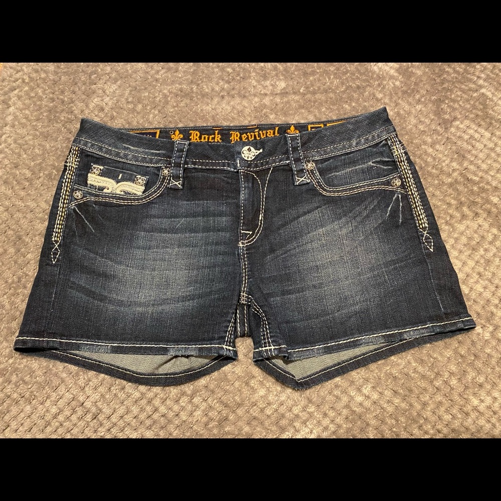 Womens Rock revival shorts size 30